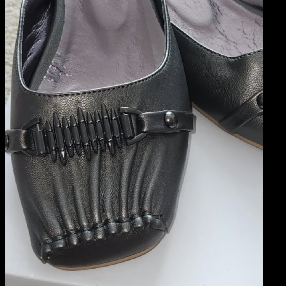 Silver Vintage Ashro Pleated Slip On Flats Size 8W - Picture 2 of 4